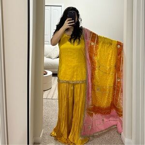 Bridal yellow dress. Chunri/ badhni dupatta - Indian Pakistani - size large